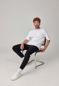 SNOCKS T-shirt basic - weiß