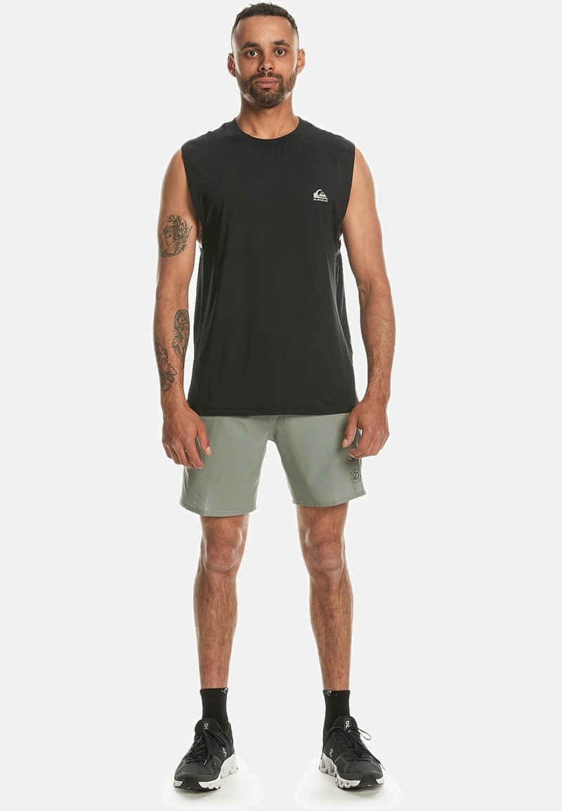 Quiksilver OMNI TRAINING - Pantalón corto de deporte - glw