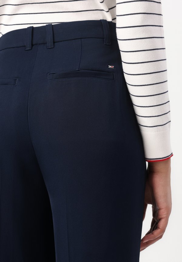 RELAXED STRAIGHT - Trousers4