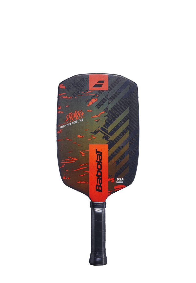 Babolat SIRKR+ padel med et sort og orange design, tekstureret overflade, ergonomisk greb og en bred rektangulær form til spil.