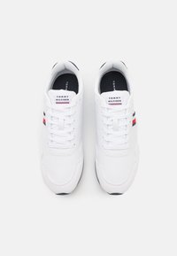 Tommy Hilfiger CORE RUNNER - Tenisky - white