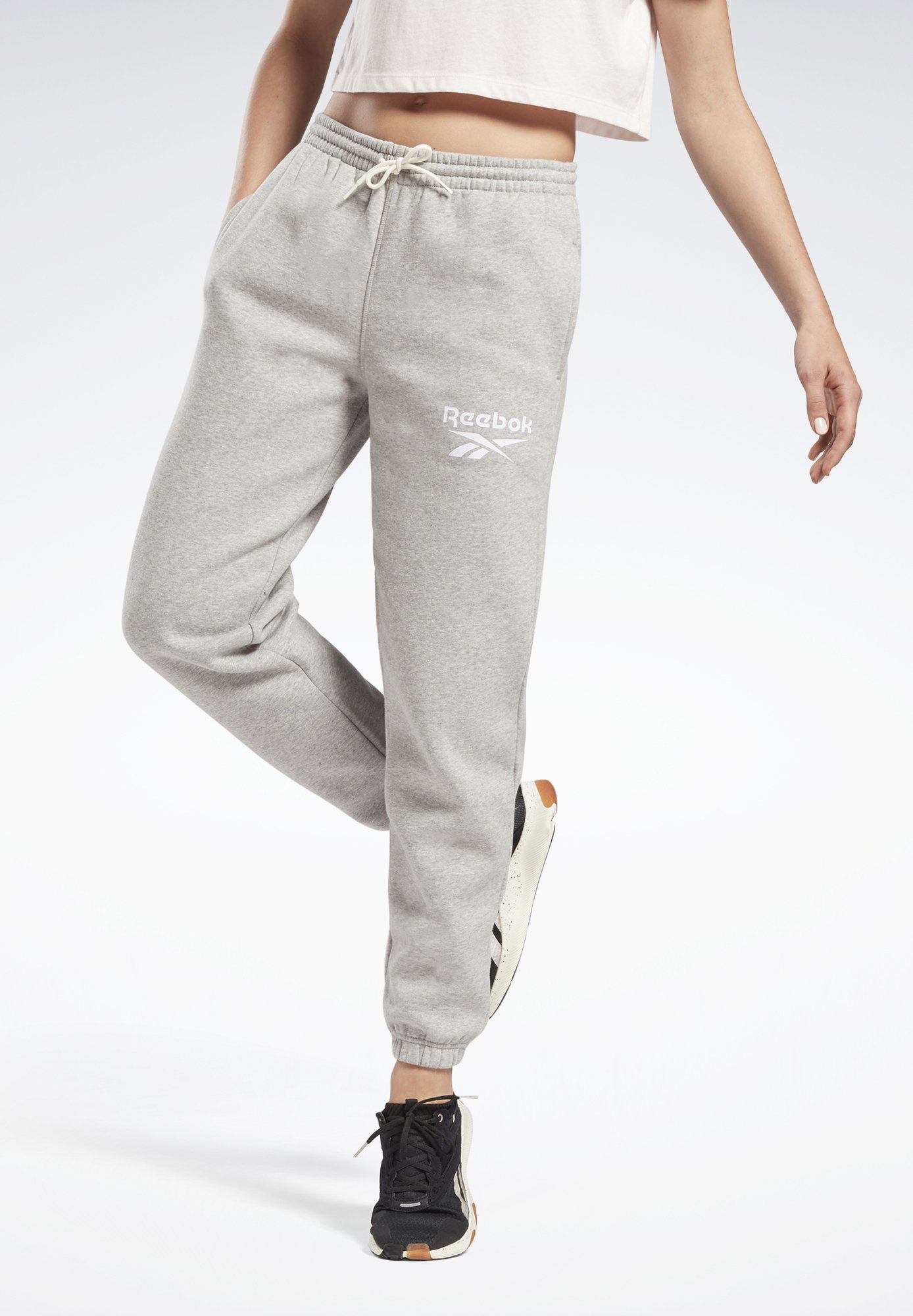 Reebok REEBOK IDENTITY LOGO FLEECE PANTS - Pantalones deportivos - medium  grey heather/gris - Zalando.es