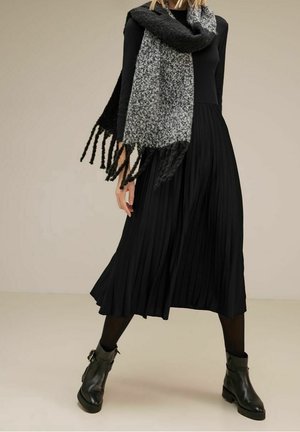 Street One, Robe de jour - black