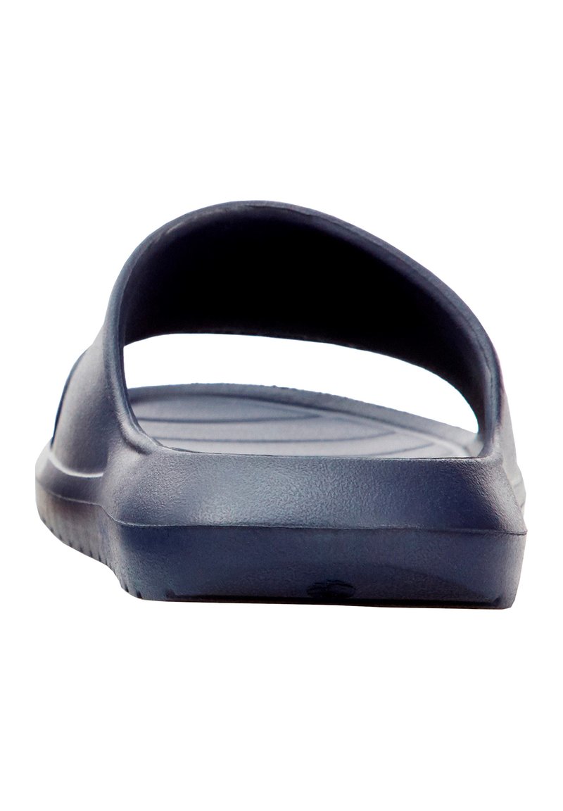 Sandal en plastique bleu marine à enfiler, avec un dos ouvert, texture lisse, bout arrondi et semelle intérieure profilée pour le confort et l'adhérence.