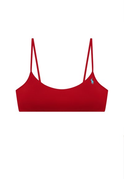Κόκκινο κοντό μπραλέ με λεπτές ρυθμιζόμενες τιράντες και μικρό, ανοιχτό μπλε κεντητό λογότυπο στην αριστερή πλευρά.