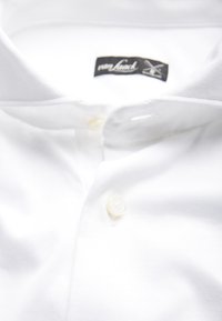 Unausgewählt, white