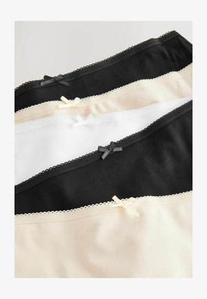 Set van drie onderkledingstukken in zwart, wit en beige. Zachte stof met kantafwerking en een klein strikdetail op de tailleband van elk stuk.