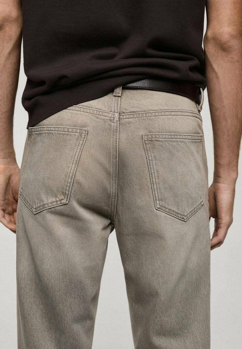 Mango Vaqueros tapered grey denim/denim gris