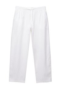 Hvide, løstsiddende bukser lavet af lette stofmaterialer, med elastik i taljen, snøre samt sidelommer.