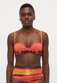 It's Now Cool THE TWIST BANDEAU - Vrchný diel bikín - orange
