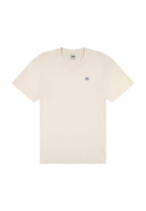 T-shirt beige a maniche corte con scollo rotondo e piccolo patch quadrato blu con logo Lee sul petto a sinistra.