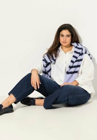 Ulla Popken STRETCH - Džíny Bootcut - rinsed wash