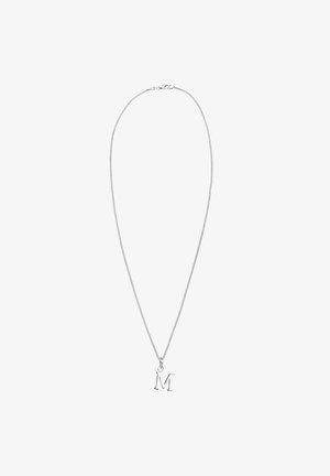 Sudraba kaklarota ar smalku ķēdīti un piekārto darnā "M" piekariņu, ar pulētu apdari un gludu virsmu.