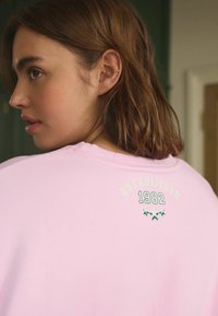 Next SET - Set lenjerie de noapte - green pink arizona