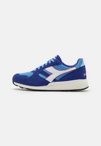 Unselected, blue aster/mazarine blue