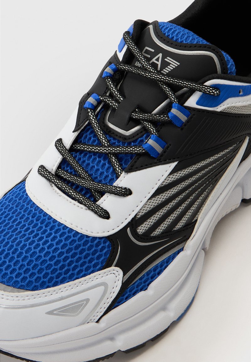 EA7 Emporio Armani CRAVE UNISEX - Trainers - black/dazzling  display picture 2