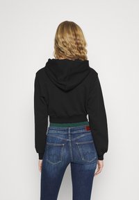 NA-KD PAMELA REIF x NA-KD - ZIP DETAIL HOODIE - Camisola com fecho - black