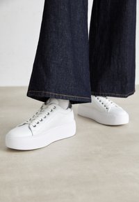 BUBBLE CUPSOLE LACE UP - Sportbačiai - white/silver