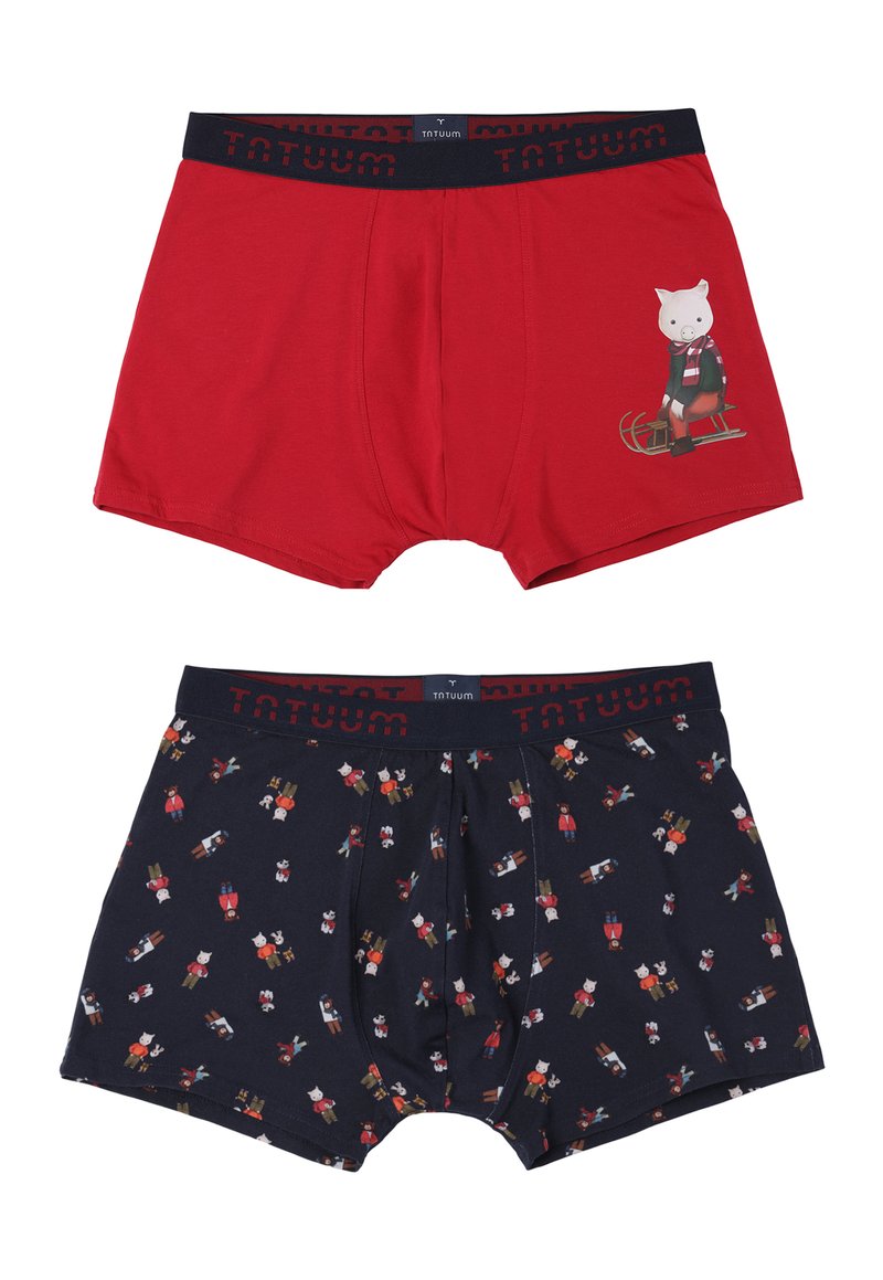 Boxers de algodón rojos con una ilustración de un cerdo en la parte delantera; boxers azul marino con un colorido patrón de animales. Ambos tienen una cinturilla de marca.