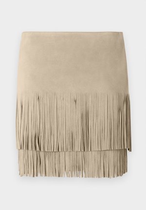 Bežinė zomšinė mini sijonas su fringinės apdailos apačia. Lygi tekstūra su vienodais fringiniais ilgiais apatinėje dalyje. Klasikinis dizainas.