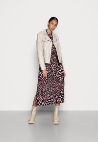 Tommy Hilfiger MIDIcDRESS - Vestido camiseiro - red/white/black