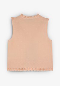 Pfirsichfarbener ärmelloser Top mit floralem Stickerei, Rüschenhalsausschnitt und gewelltem Saum. Das Material wirkt leicht und strukturiert.