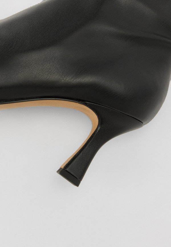 GLAMOR H2O - Classic ankle boots3