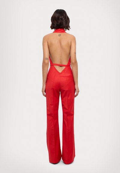 Materiel BUCKLE BELT JUMPSUIT - Macacão - red