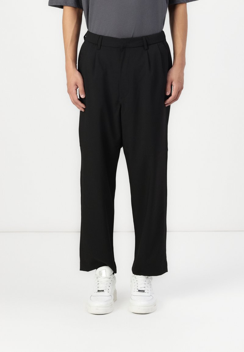 Redefined Rebel NEIL PANTS CROPPED COMFORT - Hlače - black