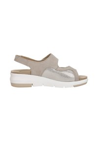Lichtgrijze sandaal met een metallic zilveren zijpaneel, open teenontwerp en witte chunky zool. Verstelbare achterband voor de juiste pasvorm.