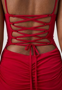 WAL G PETITE MARY ROSE TIE BACK  - Koktajl obleka/za zabavo - cherry red