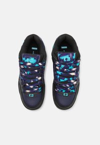 Globe TILT - Skate shoes - black