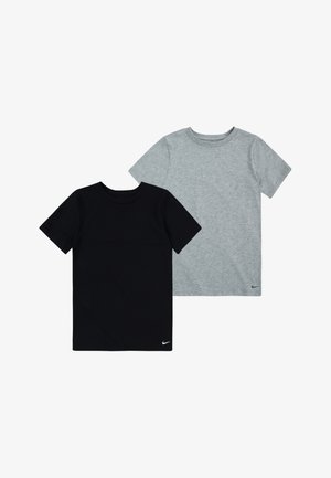 T-shirts de algodão pretos e cinzas, com collar redondo, mangas curtas e um pequeno logótipo da Nike na parte inferior de cada camisola.
