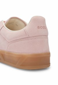 BOSS BRENTA TENN - Matalavartiset tennarit - light pink five