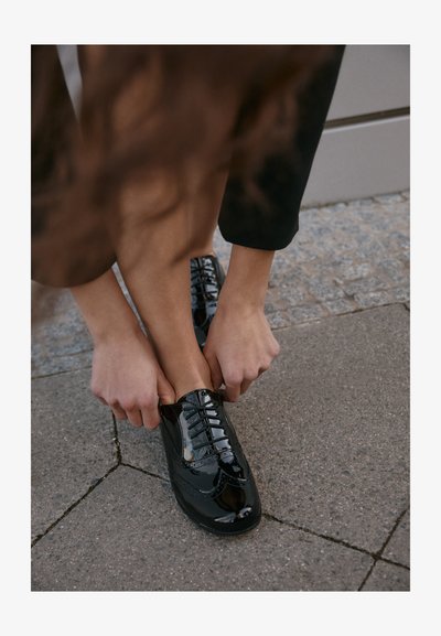 HAMBLE OAK - Derbies - black