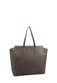 Bruine leren tote bag met een gestructureerde afwerking, twee handgrepen en een ruime, open compartiment. Geen zichtbare hardware of patronen.