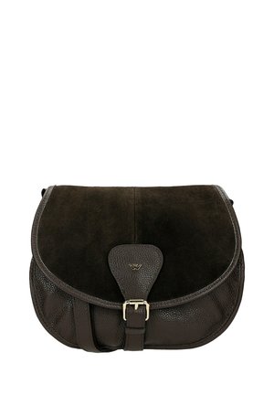 Borsa a tracolla in pelle e suede marrone scuro con chiusura a fibbia e logo triangolare sottile sulla pattina anteriore.