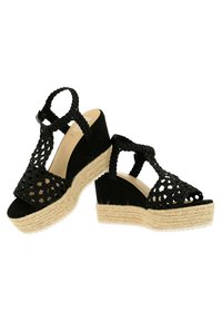 Bullboxer Sandały na obcasie