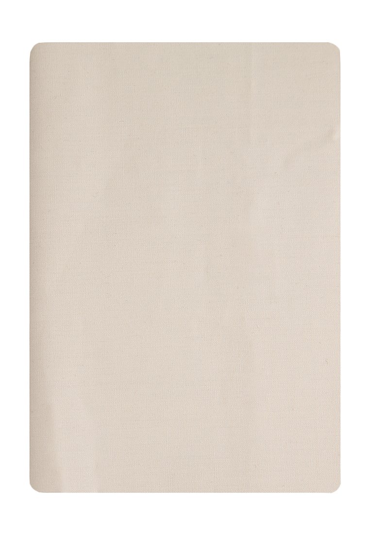 Cahier en toile beige avec des coins arrondis et une texture lisse, présentant un design épuré sans matériel ni accents visibles.