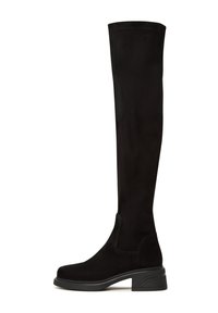 Botas negras sobre la rodilla hechas de suave ante con un tacón robusto, que presentan un diseño liso y paneles elásticos laterales para un ajuste fácil.