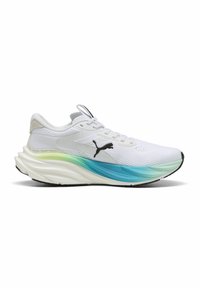 Scarpa da corsa bianca con tomaia texturizzata, suola con gradiente blu e verde e logo nero. Caratteristiche includono lacci piatti e colletto imbottito.