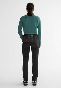 Klättermusen ALGIR ACCESSORY BAG MEDIUM - Borsa a tracolla - raven