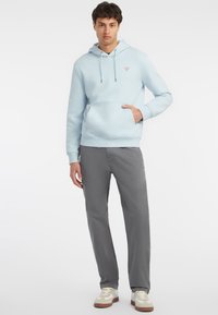 Guess Jeans ICONIC - Felpa con cappuccio - himmelblau