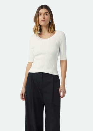 KURZEN ÄRMELN - T-shirt basic