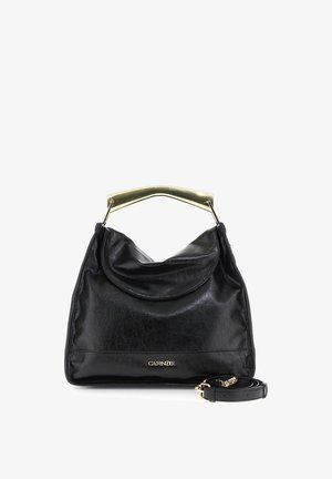 Musta nahkalaukku, jossa on rento muotoilu, kultainen metallikahva ja irrotettava olkahihna. Etupuolella on huomaamaton logo.