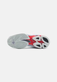 Mizuno WAVE VOLTAGE 2 - Volleyball shoes - white/salsa/black