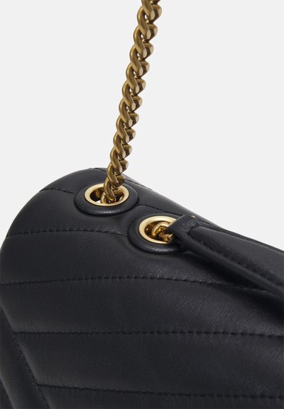 Tory Burch KIRA CHEVRON CONVERTIBLE SHOULDER - Cross body bag - black