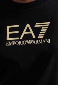 EA7 Emporio Armani TRACKSUIT - Verryttelypuku - black/gold