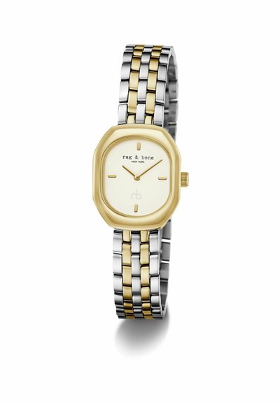 Montre-bracelet en métal bicolore or et argent avec une lunette rectangulaire dorée et un cadran blanc portant l'inscription « rag & bone » et des index minimalistes.