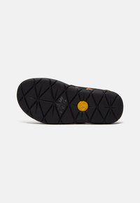 Timberland PERKINS ROW - Walking sandals - black w medium yellow